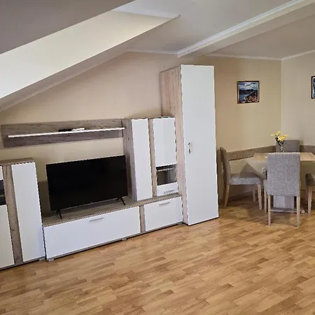 Prenociste Jezerske Zvezde Appartement