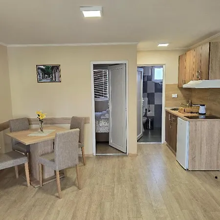 Prenociste Jezerske Zvezde Appartement