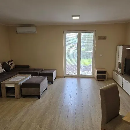 Prenociste Jezerske Zvezde