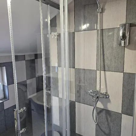 Daire Prenociste Jezerske Zvezde *