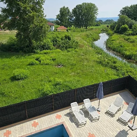 Prenociste Jezerske Zvezde